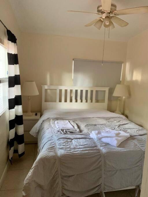Cozy Private House Near Airport - Free Parking - 01