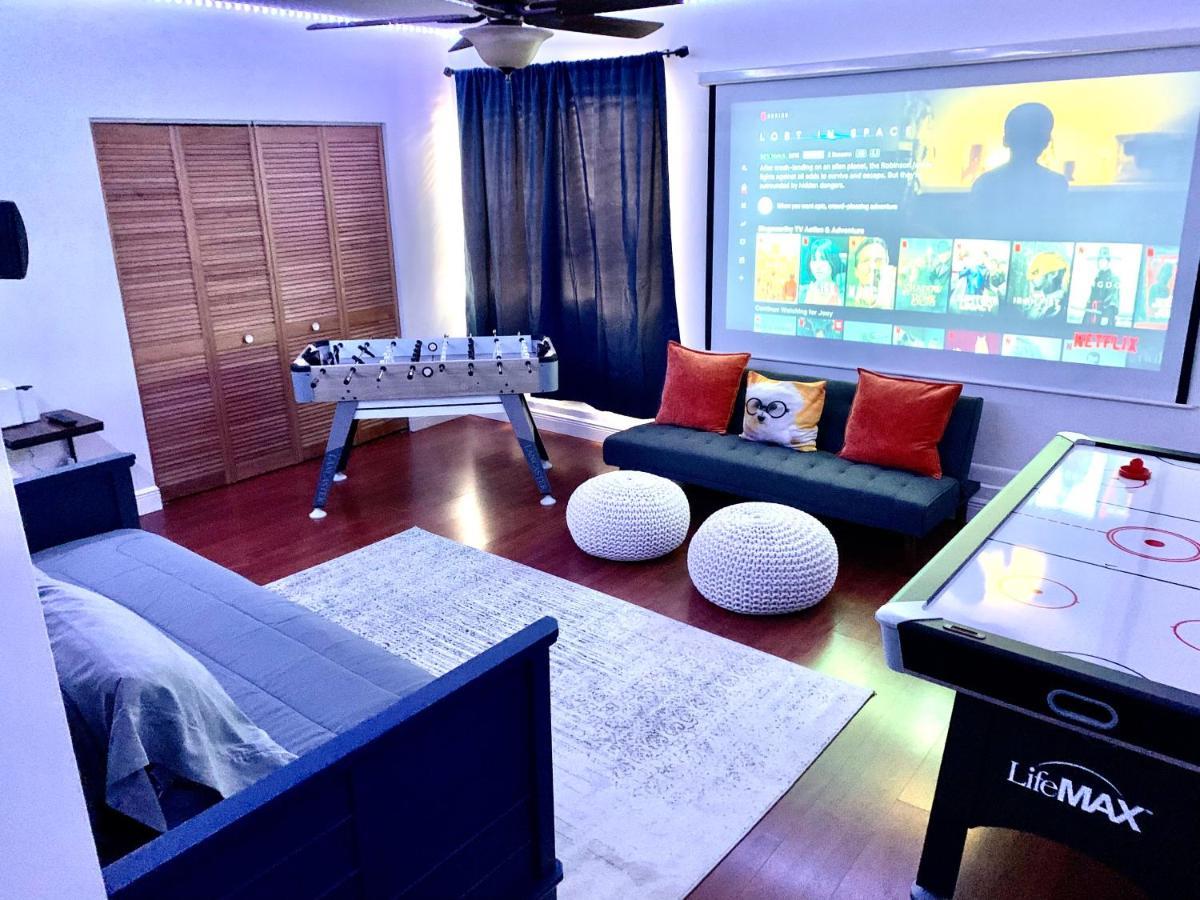 Holiday home Kendall Keys Oasis W/ Pool, Theater & Arcade *