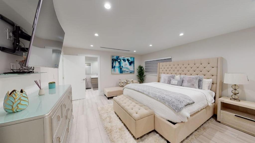 Spacious 6br Pool, Bb Court & Near Airport L03 * Miami