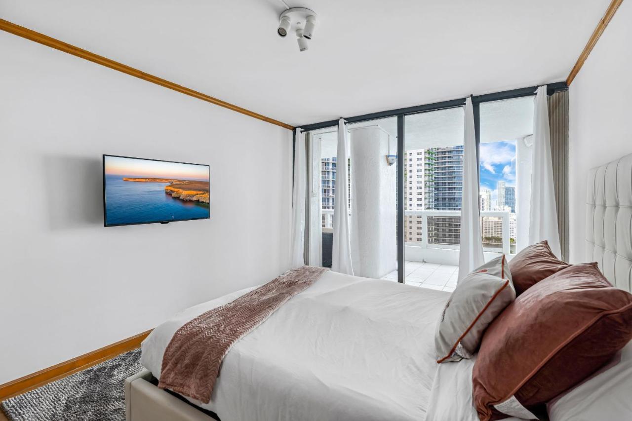 Apartment Stunning Balcony Views 4 Bedroom