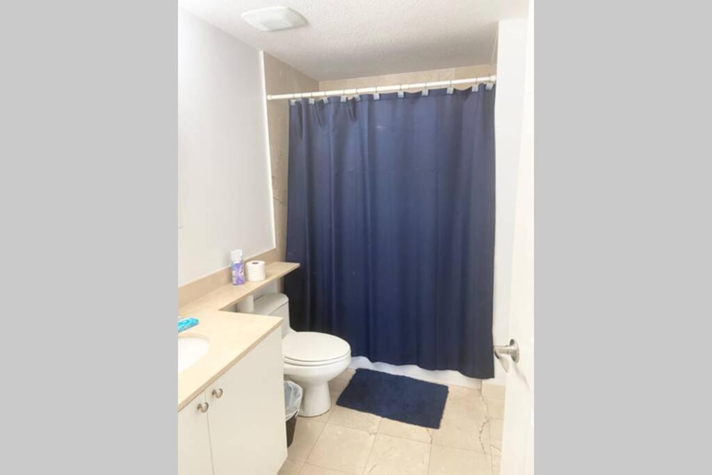 Comfortable 2 Bedroom At Brickell , Free Parking Apartment *