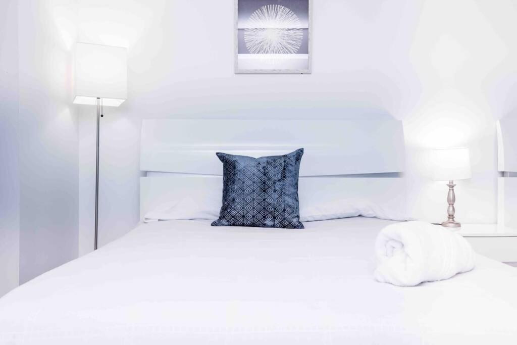 Spectacular At Brickell, Free Parking Apartment