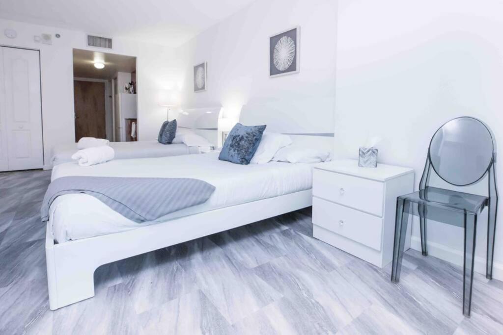 Spectacular At Brickell, Free Parking Apartment *