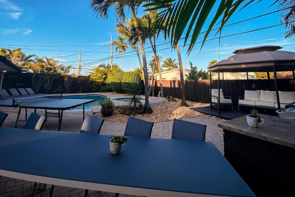 5br! Pool, Air Hockey, Playground, Gazebo, Bbq, Sleeps 16 Villa Miami