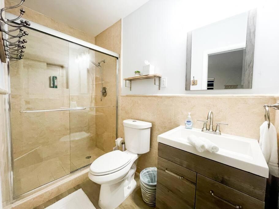 5br! Pool, Air Hockey, Playground, Gazebo, Bbq, Sleeps 16 Villa *