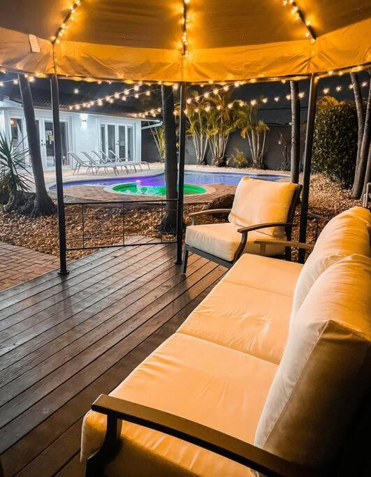 Villa 5br! Pool, Air Hockey, Playground, Gazebo, Bbq, Sleeps 16 Miami