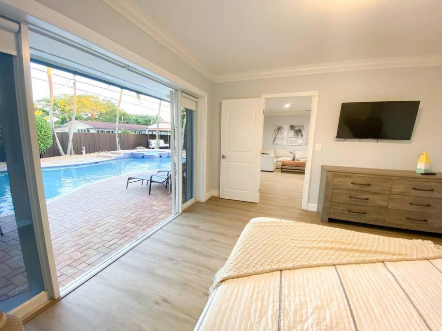 5br! Pool, Air Hockey, Playground, Gazebo, Bbq, Sleeps 16