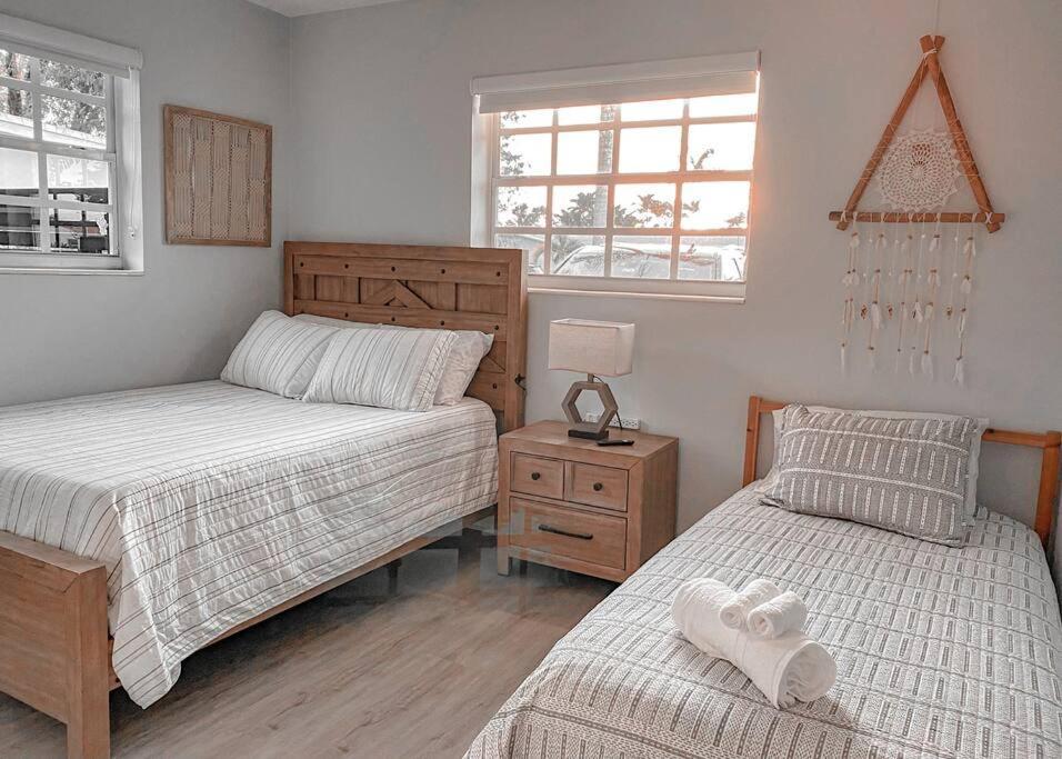 5br! Pool, Air Hockey, Playground, Gazebo, Bbq, Sleeps 16 * Miami