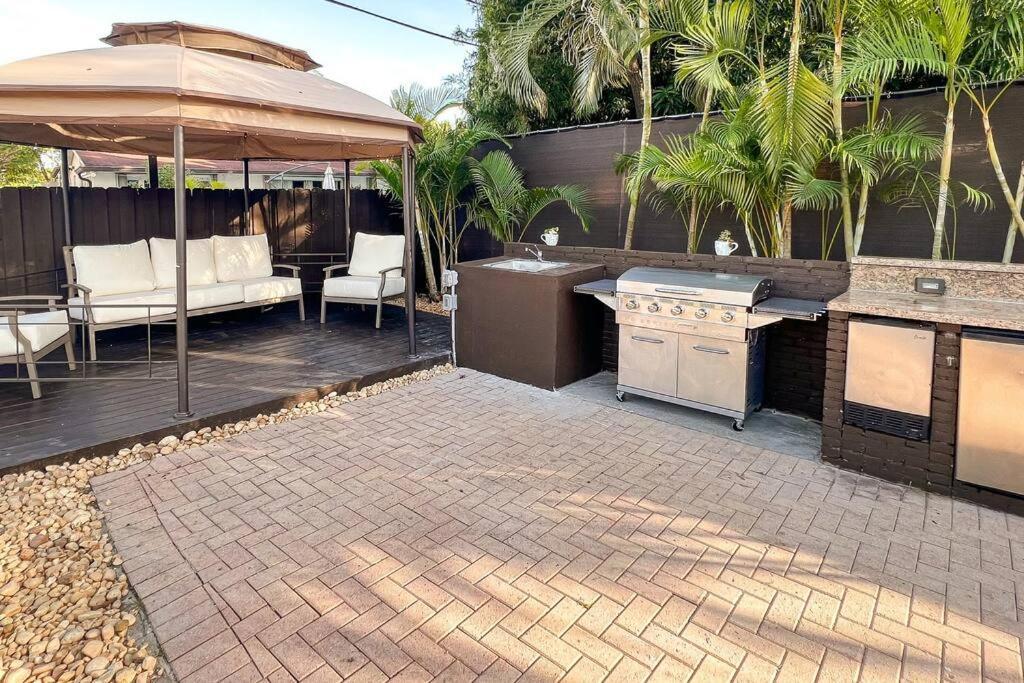 5br! Pool, Air Hockey, Playground, Gazebo, Bbq, Sleeps 16 Miami