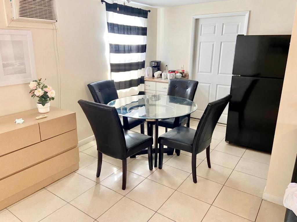 Private Close To Airport - Free Parking - 01 Miami