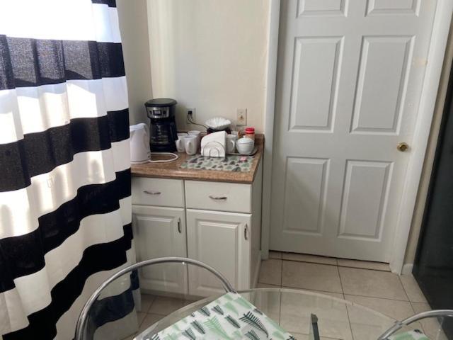 Private Close To Airport - Free Parking - 01 * Miami