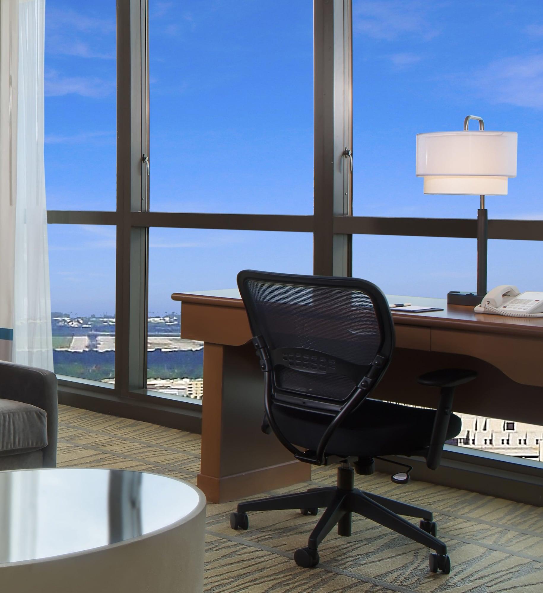 Doubletree By Hilton Miami Airport & Convention Center Hotel 4*