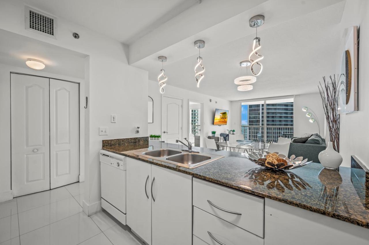Luxurious With Parking In Brickell * Miami