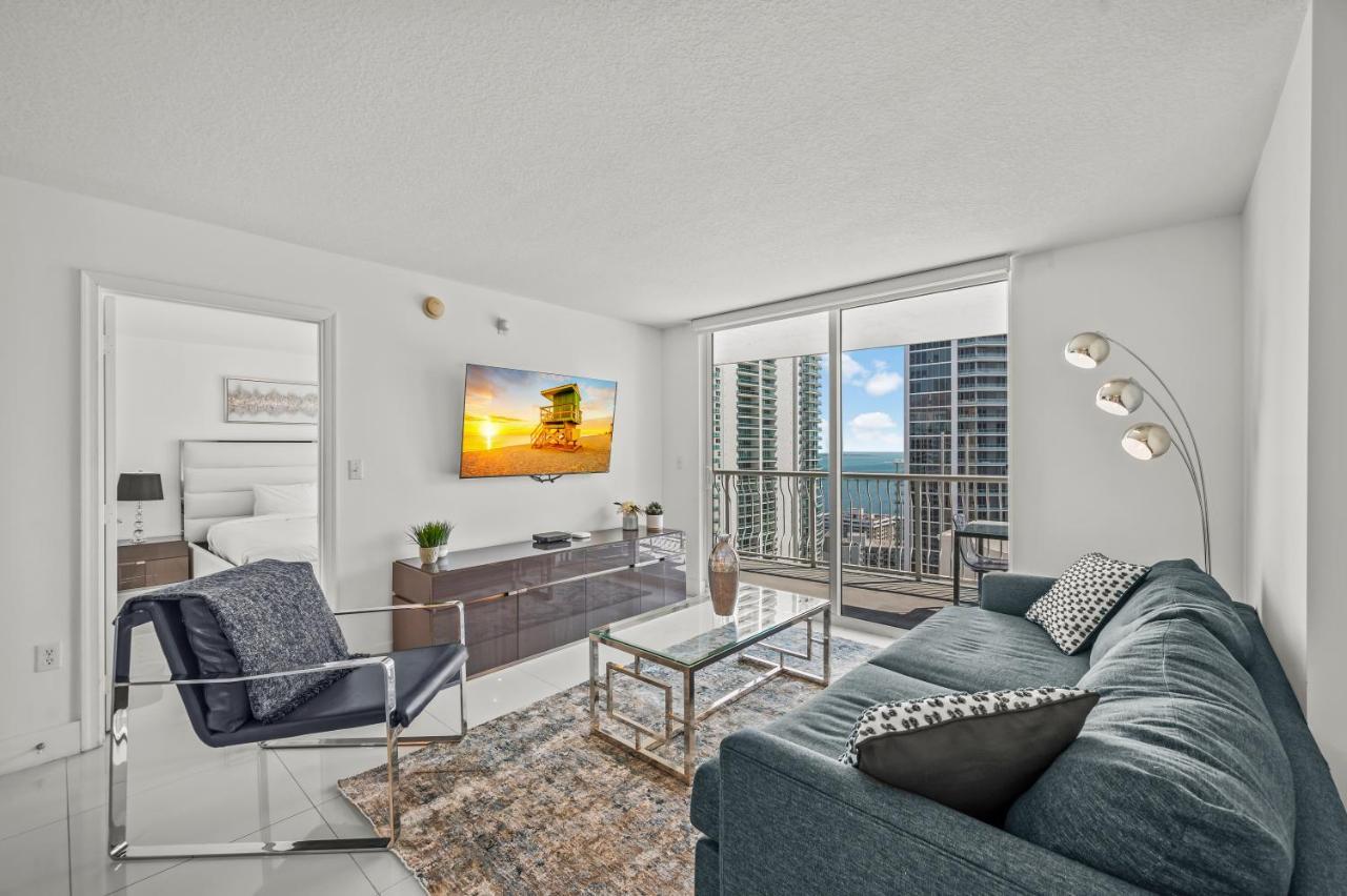 Luxurious With Parking In Brickell * Miami