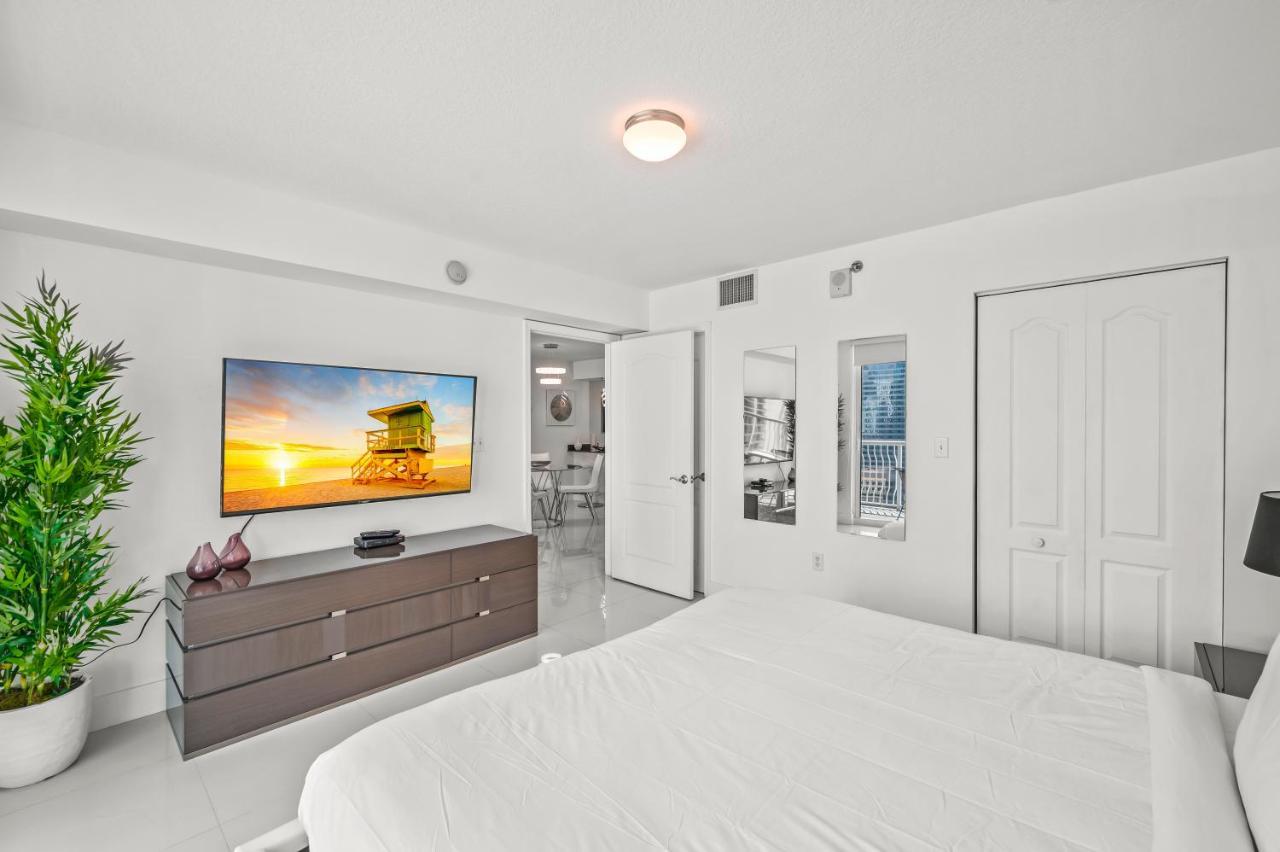 Luxurious With Parking In Brickell Apartment *