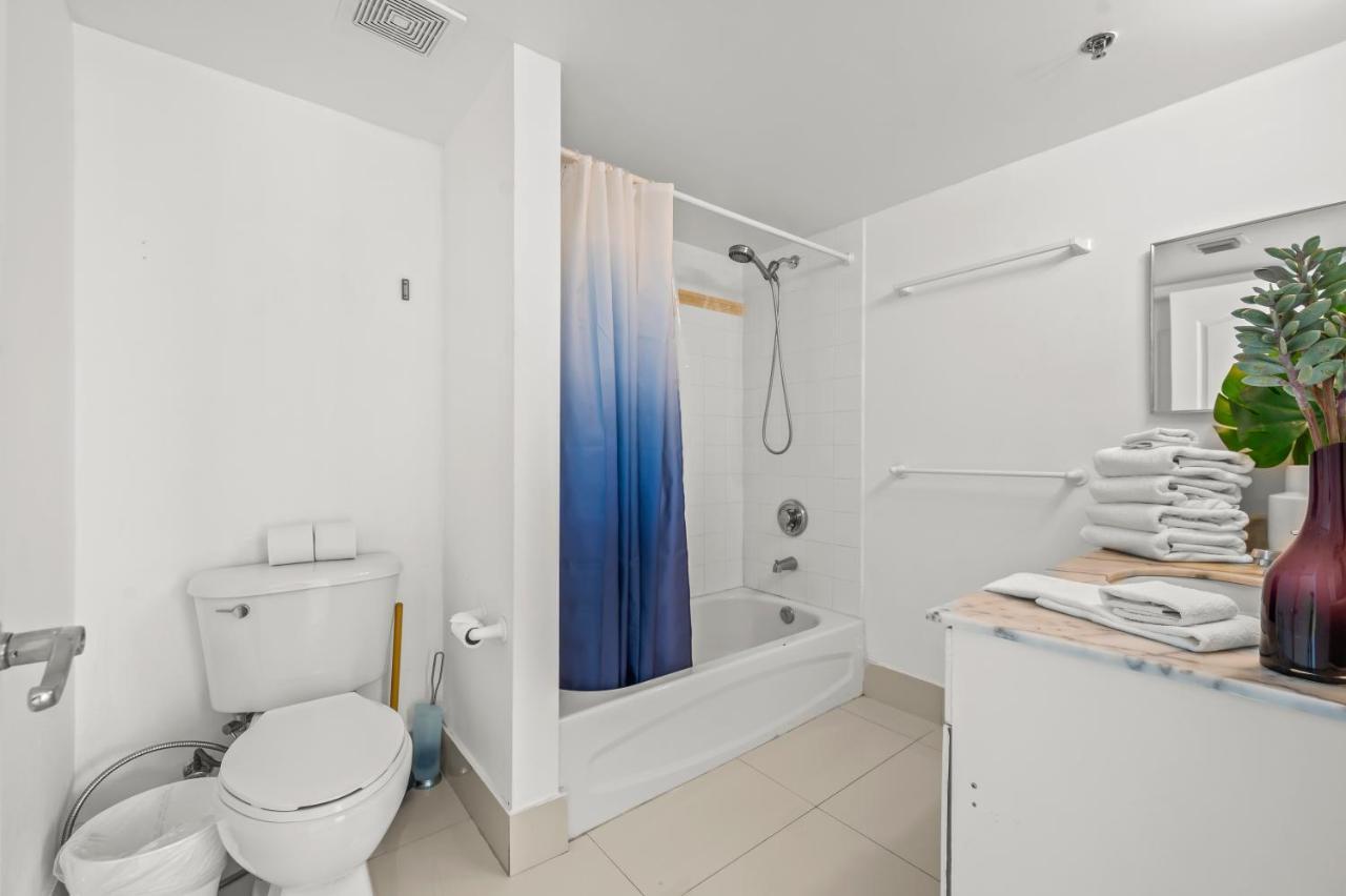 Luxurious With Parking In Brickell Apartment Miami