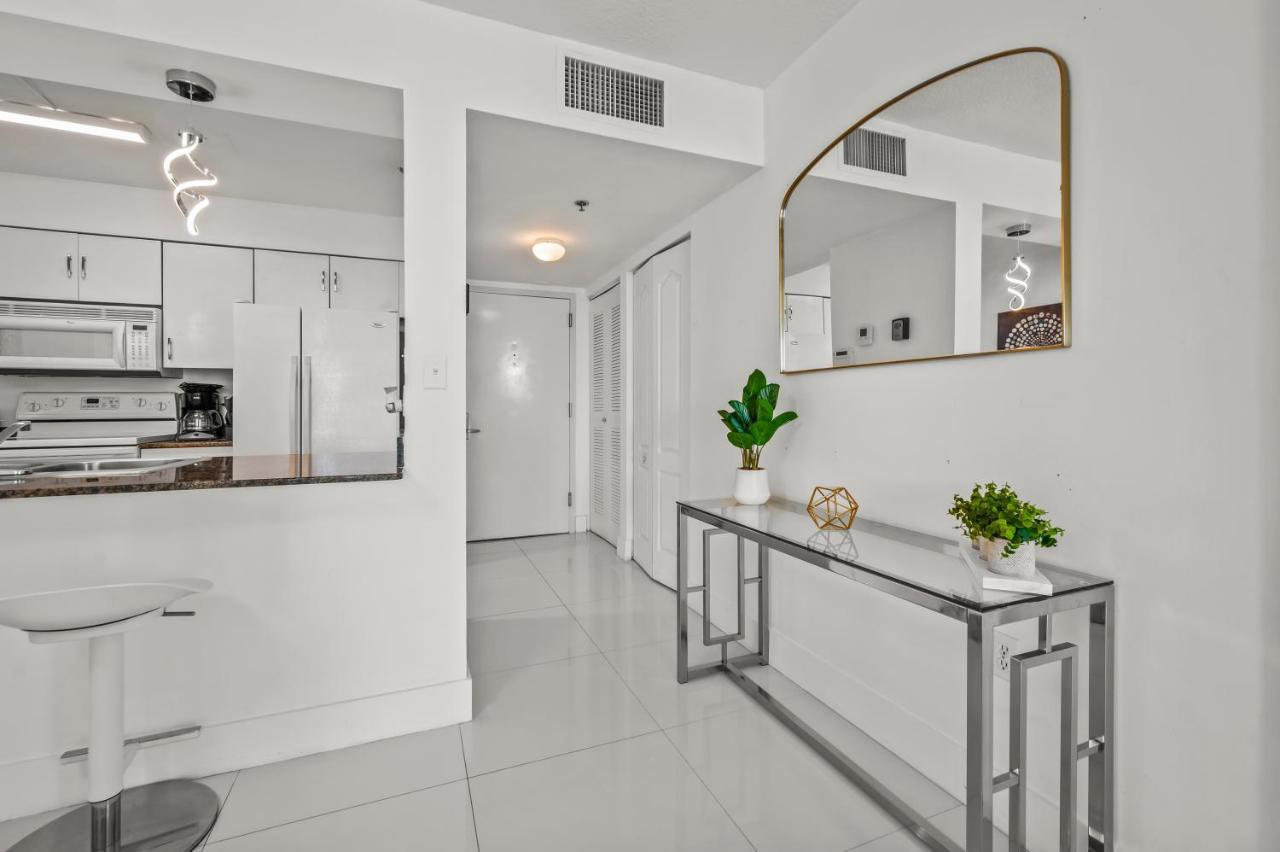 Luxurious With Parking In Brickell *