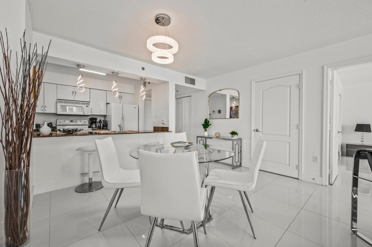 Luxurious With Parking In Brickell *