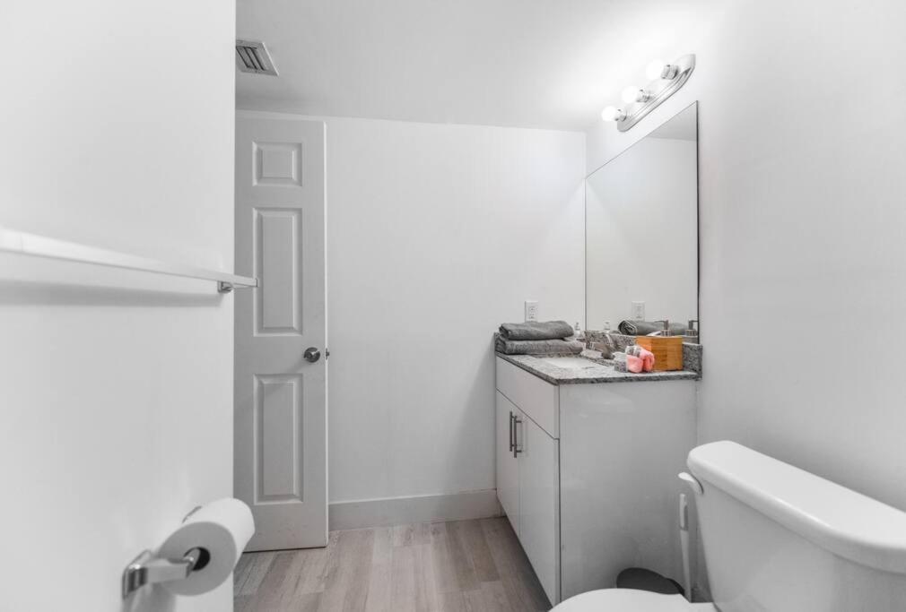 Splendid Location Apt Close To Brickell & Marlins Park * Miami