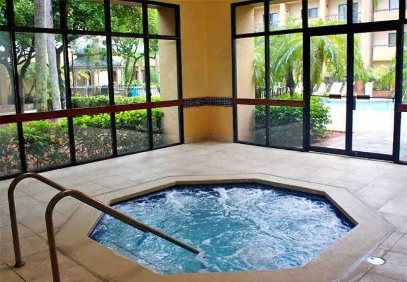 Courtyard Miami Airport West 3* Doral