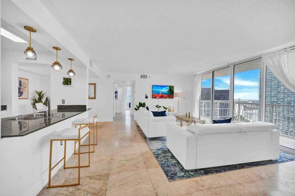 Apartment 40th Floor Priceless Unit Location