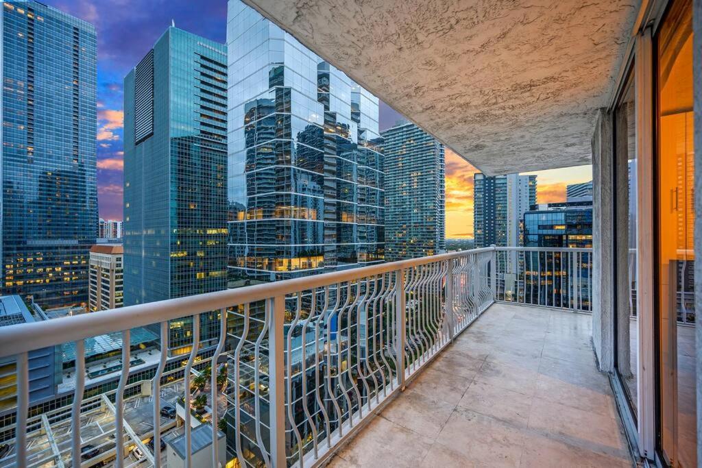 Apartment 40th Floor Priceless Unit Location Miami