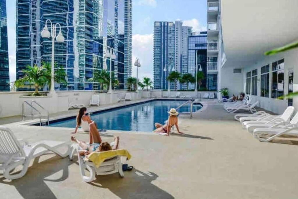 40th Floor Priceless Unit Location *