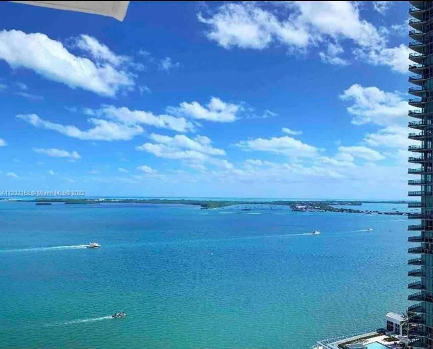 40th Floor Priceless Unit Location Apartment