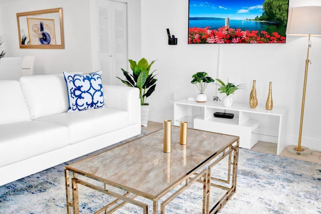 Apartment 40th Floor Priceless Unit Location