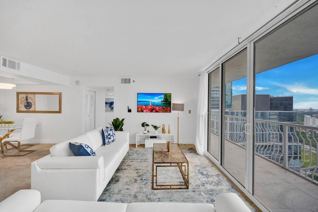 40th Floor Priceless Unit Location Apartment