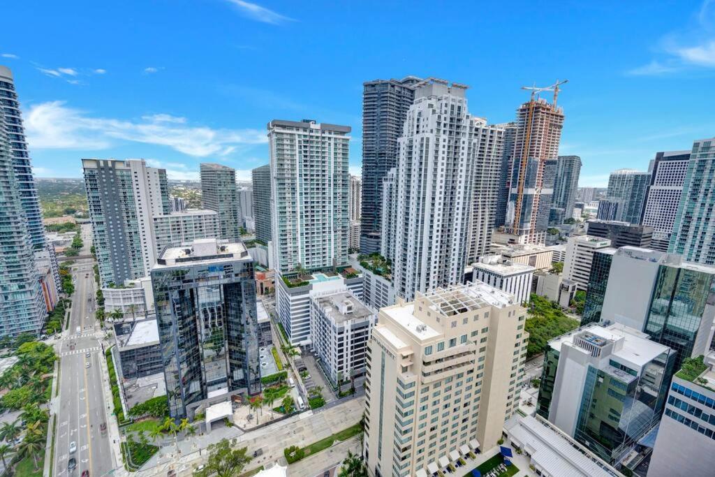 40th Floor Priceless Unit Location Apartment *