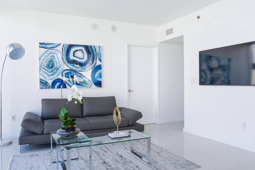 Wonderful 2 Bedroom Apt With Ocean Views At Icon Brickell Apartment Miami