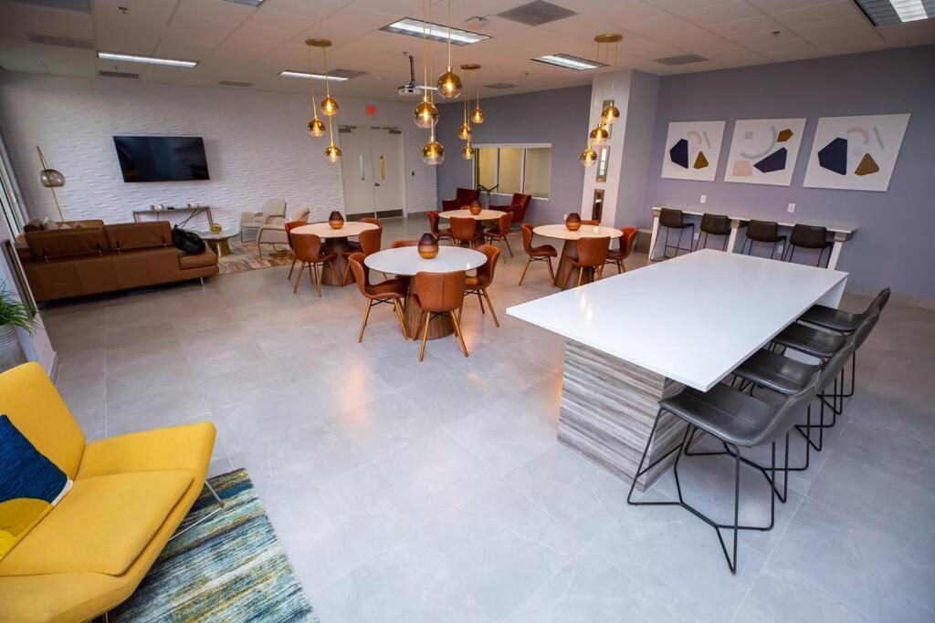 Gorgeous 2br In The Heart Of Brickell, Free Parking Apartment Miami