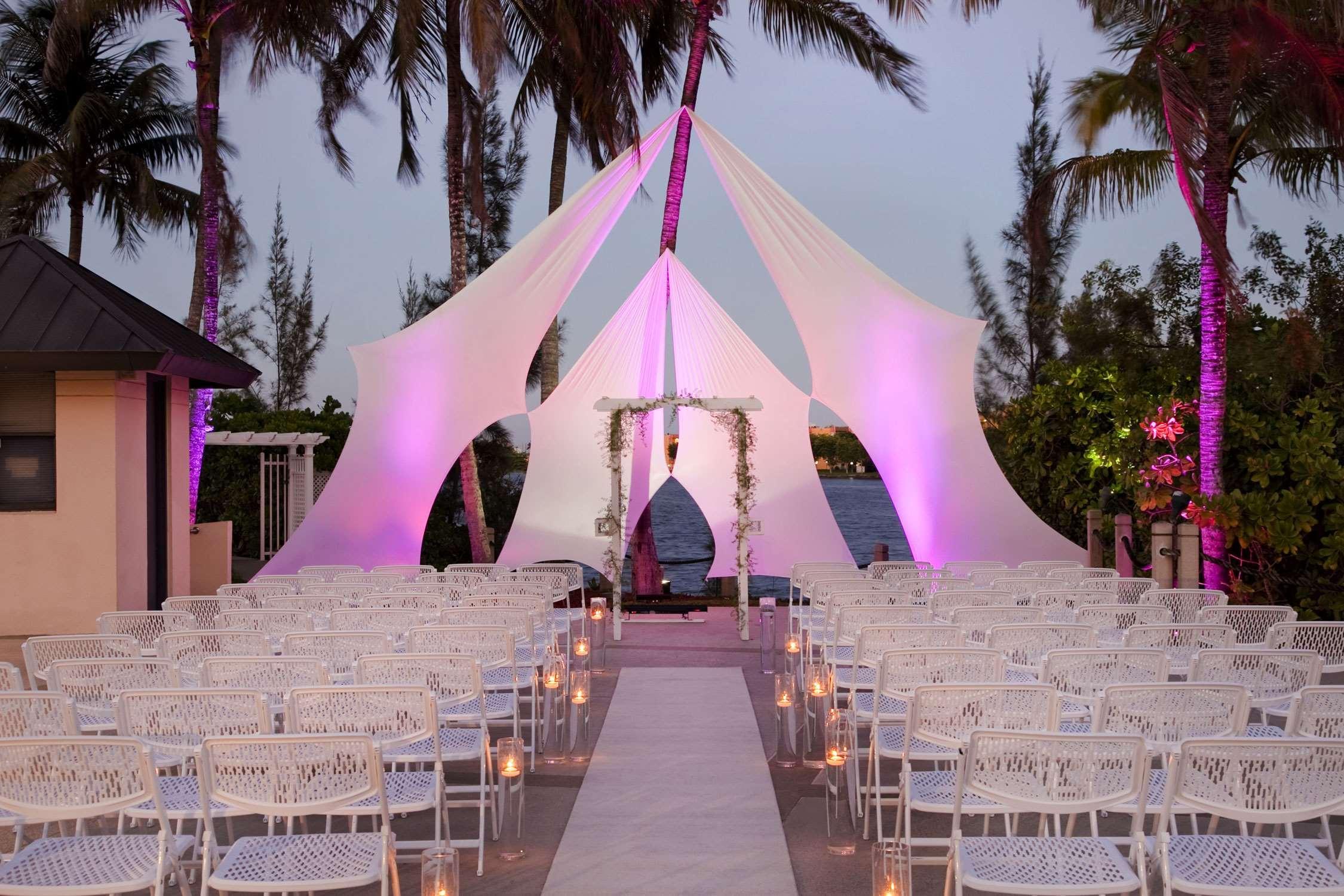 Hilton Miami Airport Blue Lagoon 4*