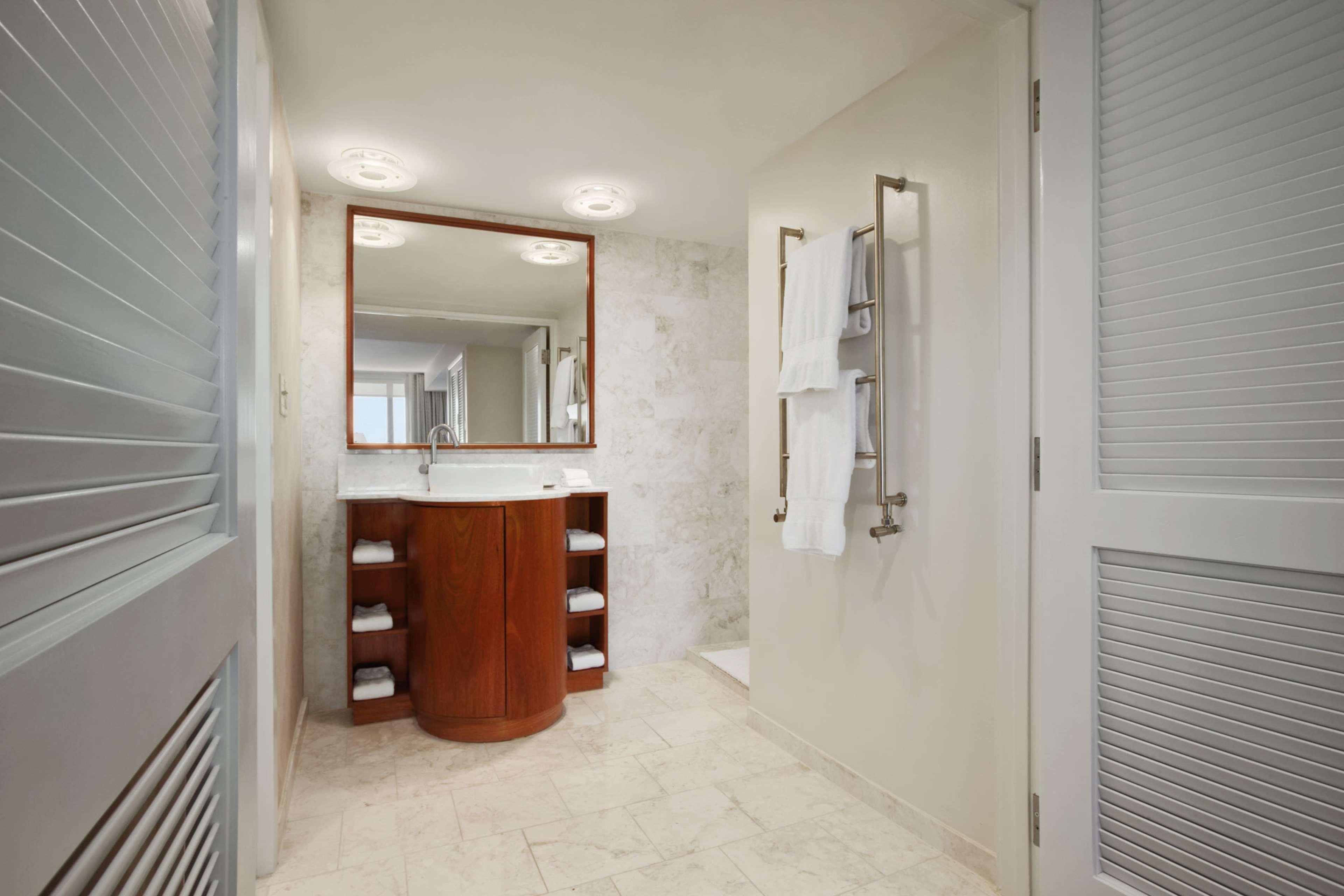 Hilton Miami Airport Blue Lagoon Hotel Miami Springs