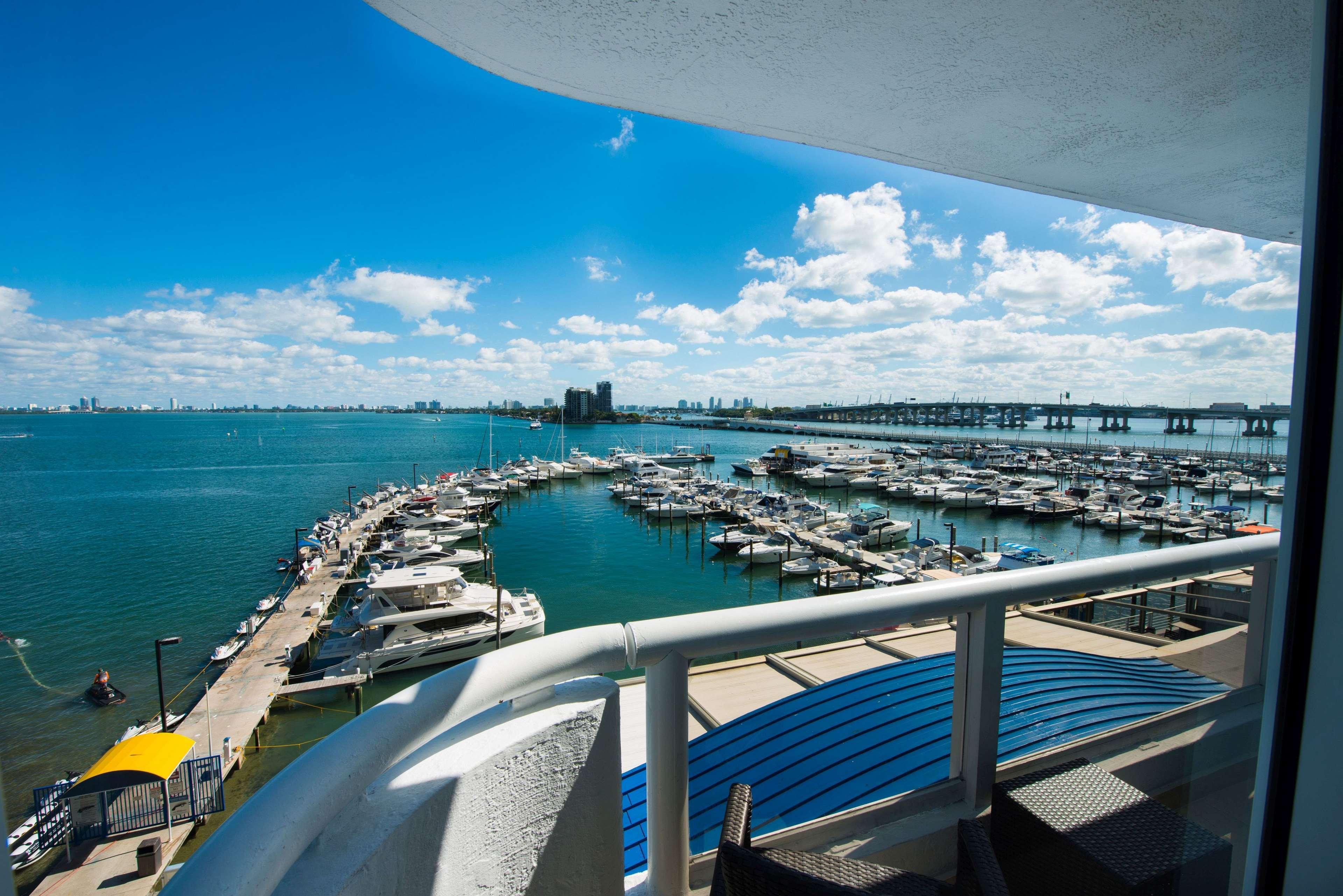 Doubletree By Hilton Grand Biscayne Bay 4* Miami
