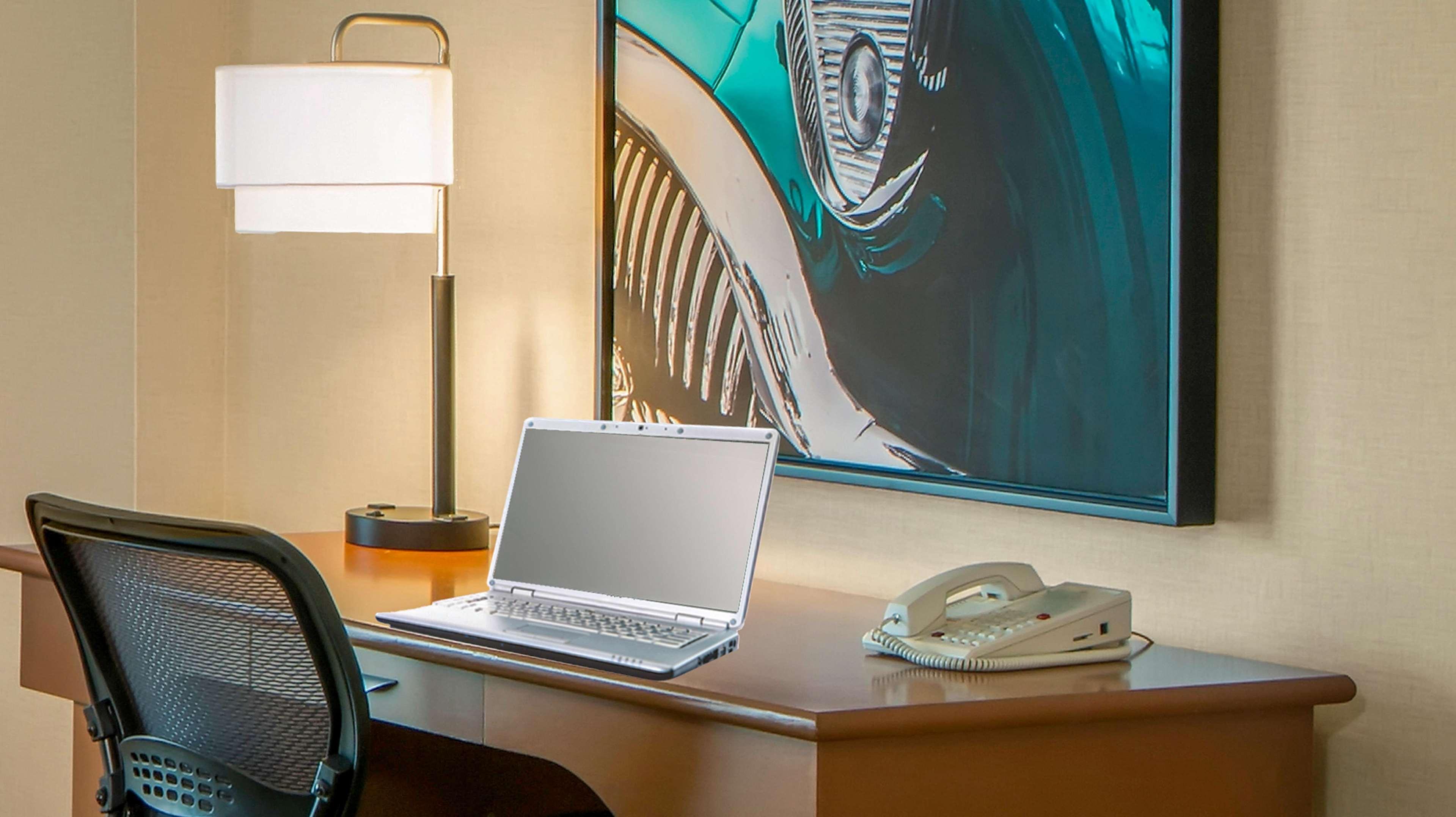 Doubletree By Hilton Miami Airport & Convention Center Hotel