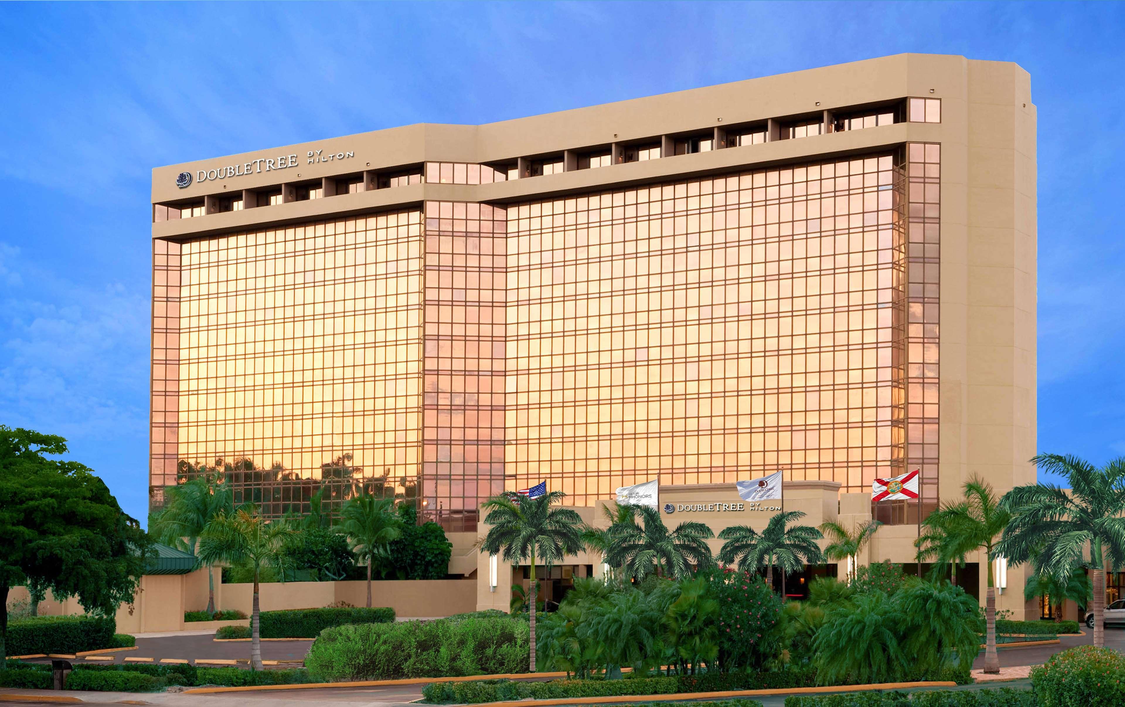 Doubletree By Hilton Miami Airport & Convention Center 4*
