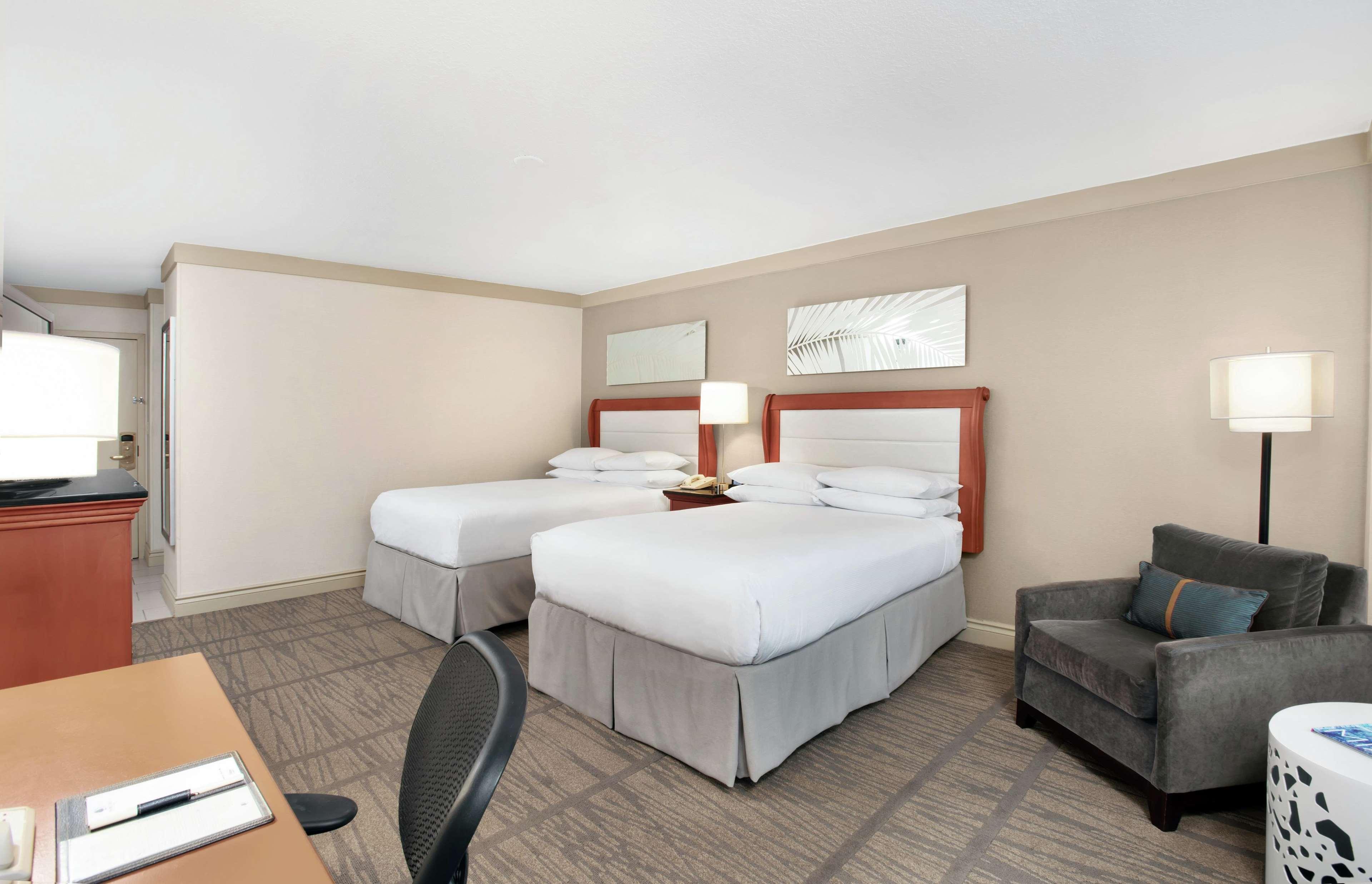 Doubletree By Hilton Miami Airport & Convention Center Miami Springs