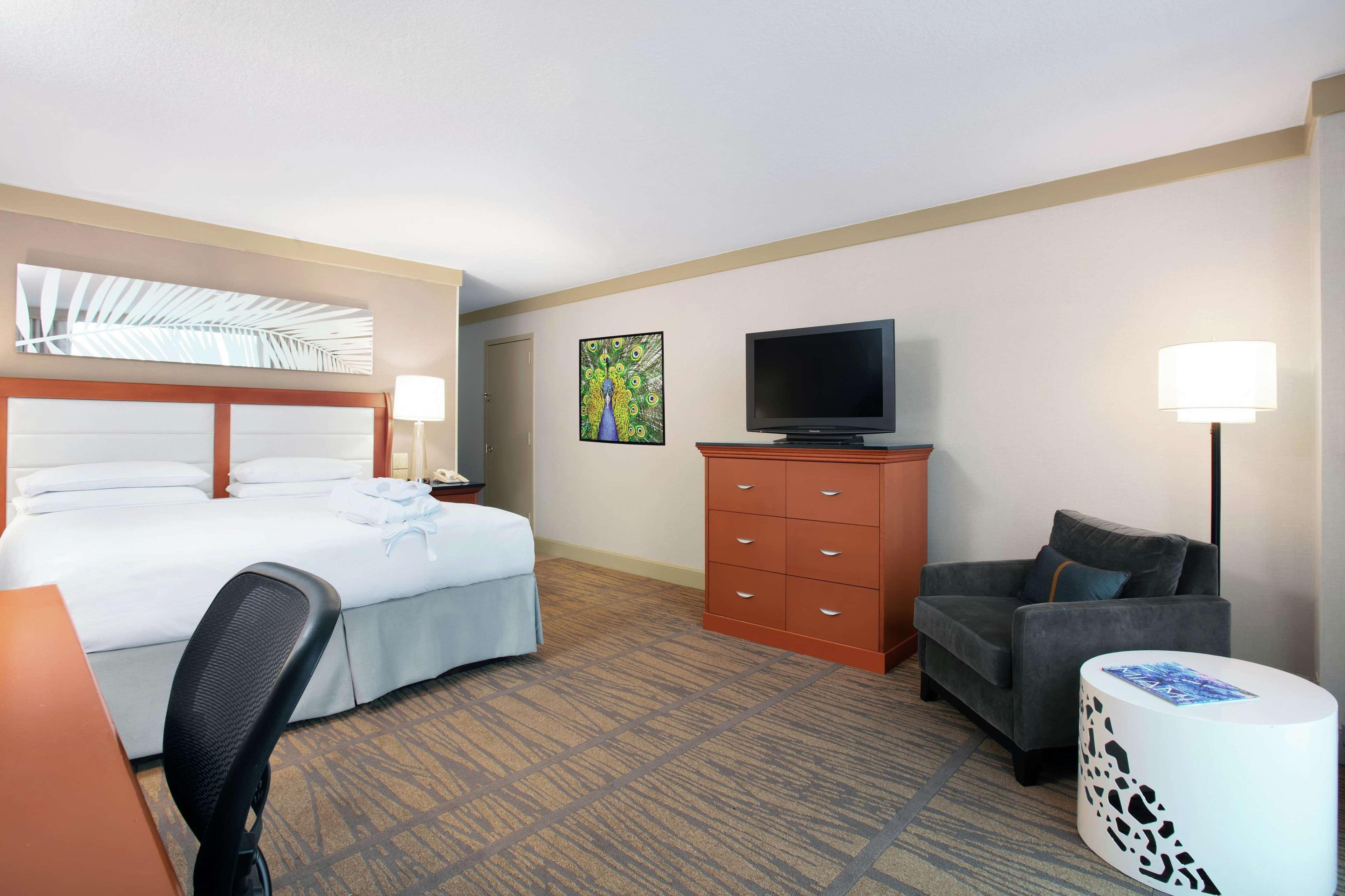 Doubletree By Hilton Miami Airport & Convention Center 4*