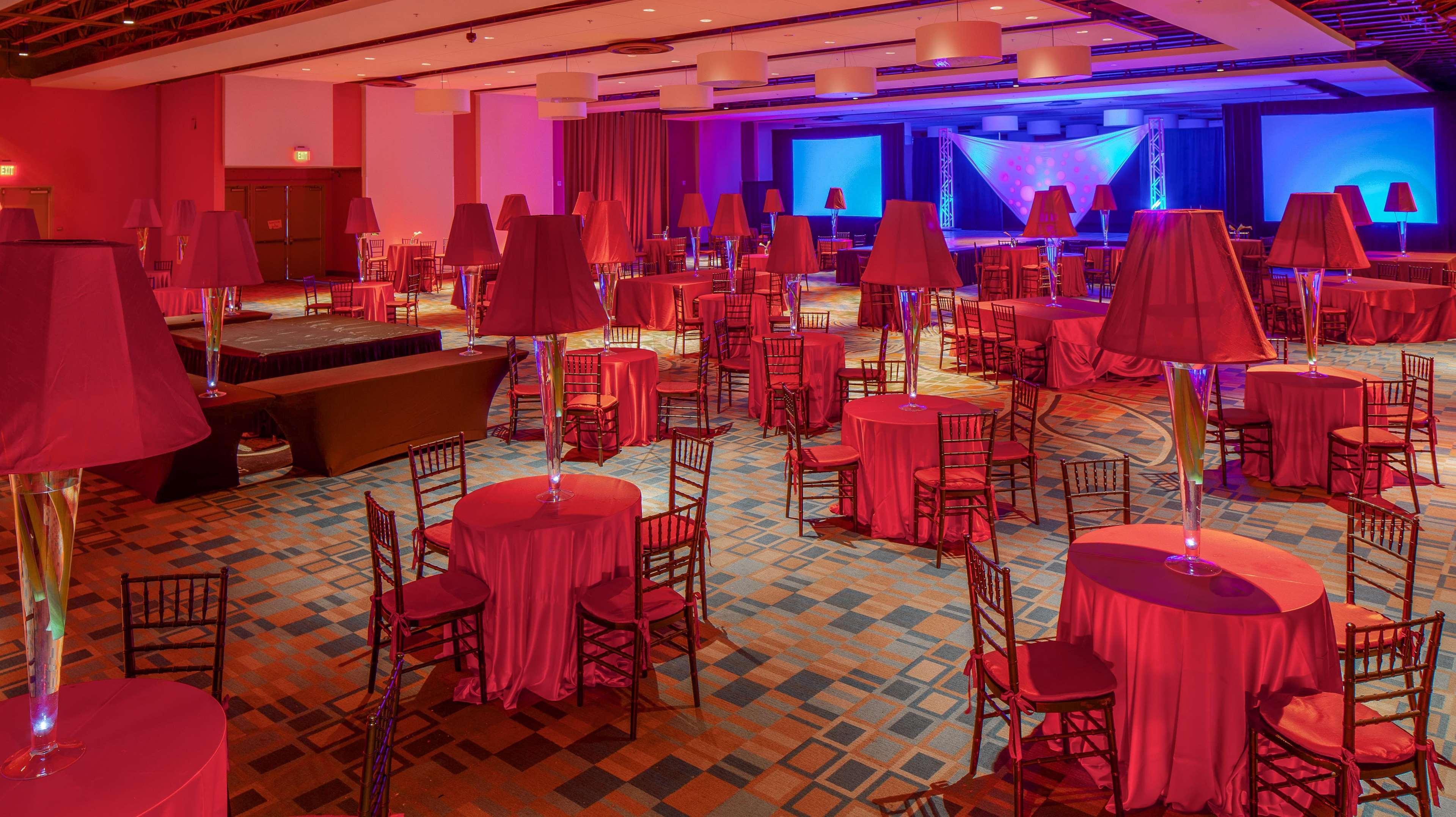 Doubletree By Hilton Miami Airport & Convention Center 4*