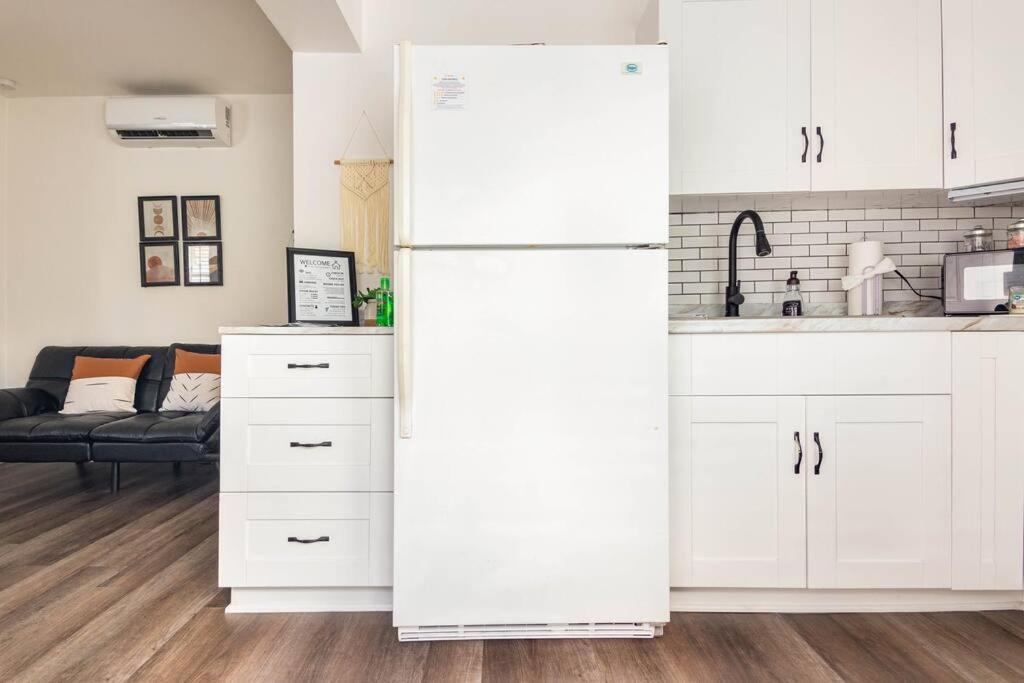 Sleeps 3, Cozy, Boho Style, In The Heart Of -free Parking Apartment Miami