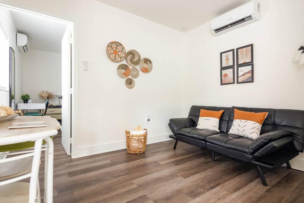 Sleeps 3, Cozy, Boho Style, In The Heart Of -free Parking * Miami