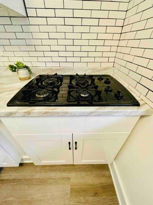 Sleeps 3, Cozy, Boho Style, In The Heart Of -free Parking