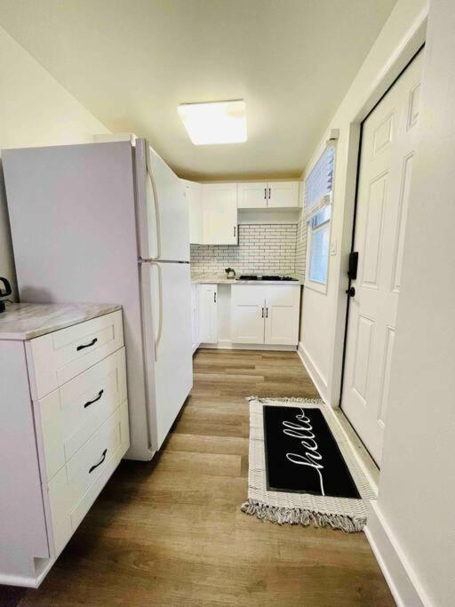 Sleeps 3, Cozy, Boho Style, In The Heart Of -free Parking Apartment Miami