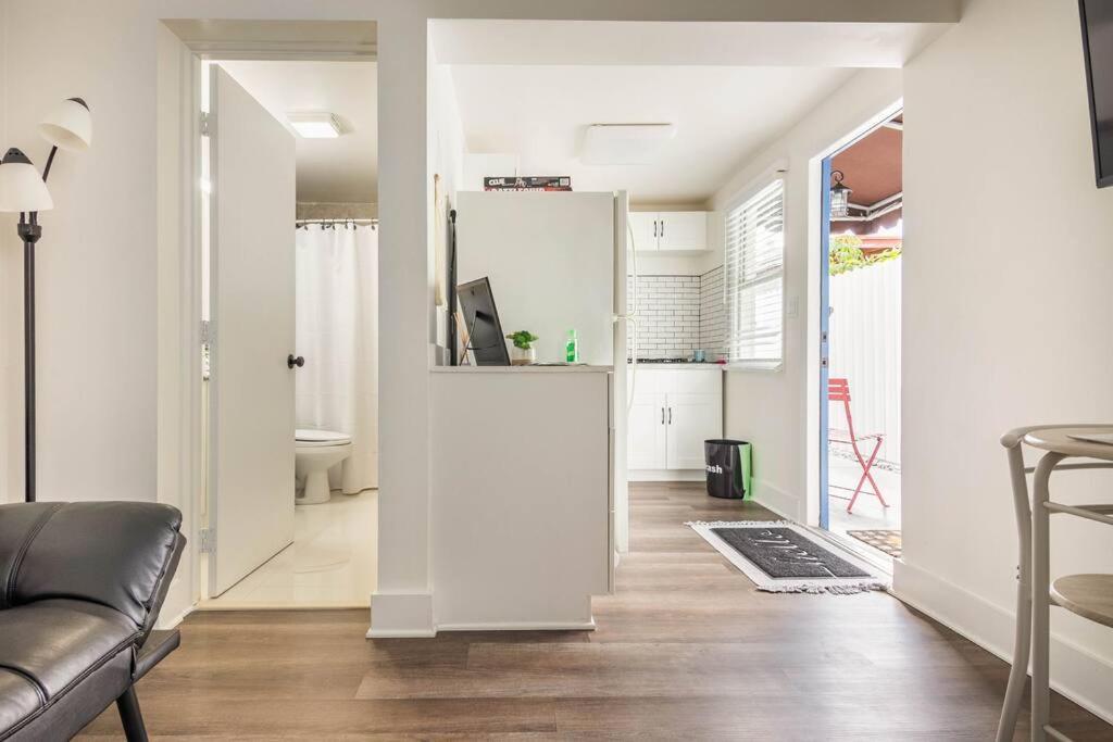 Sleeps 3, Cozy, Boho Style, In The Heart Of -free Parking Miami