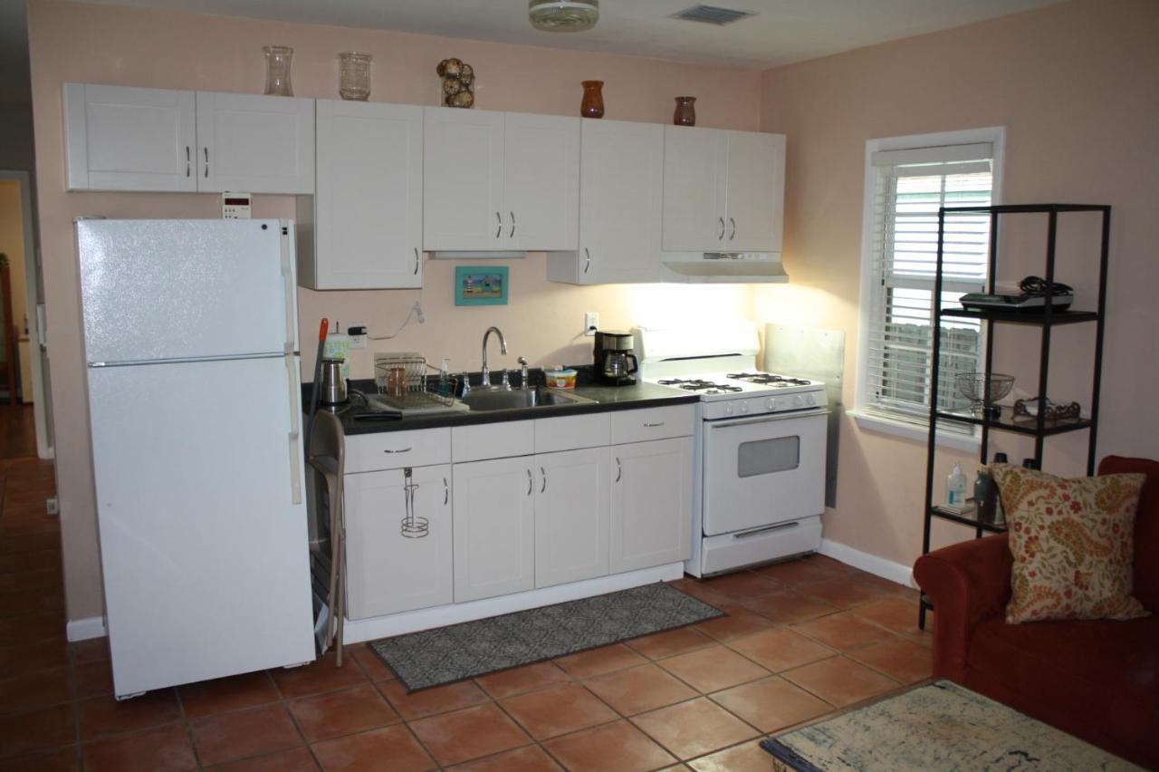 Key West Style Historic In Coconut Grove Florida, The Blue House Holiday home