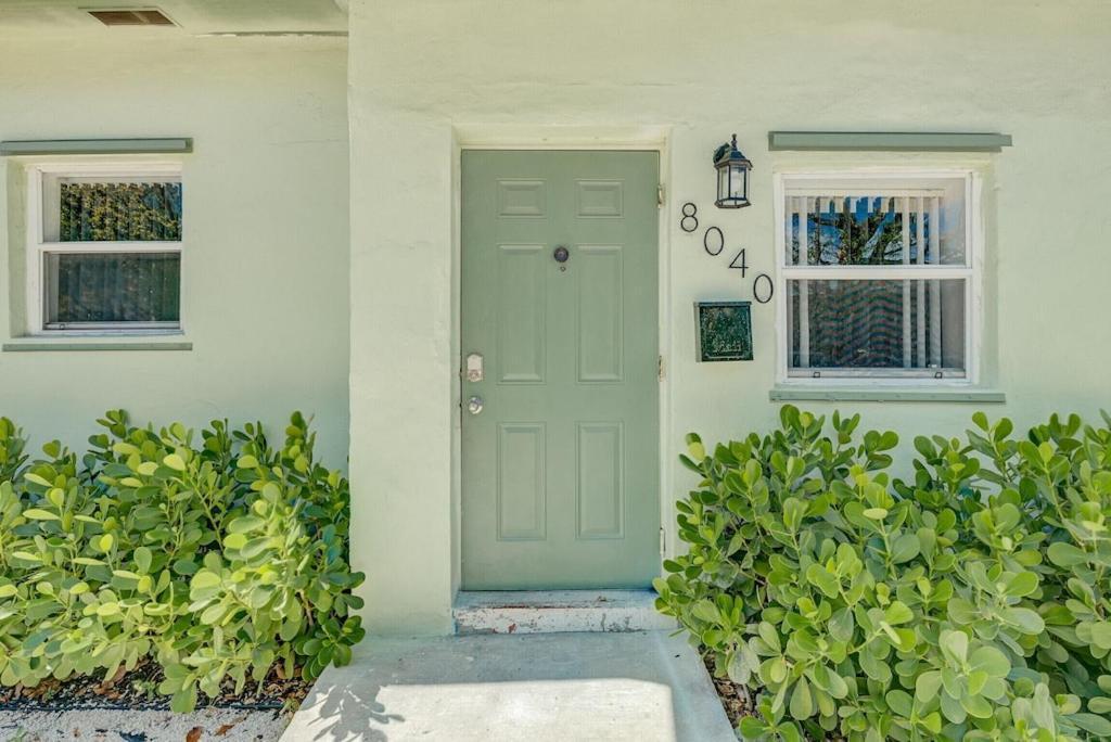 Deco Drive • Near Hard Rock Stadium • South • Wynwood Apartment
