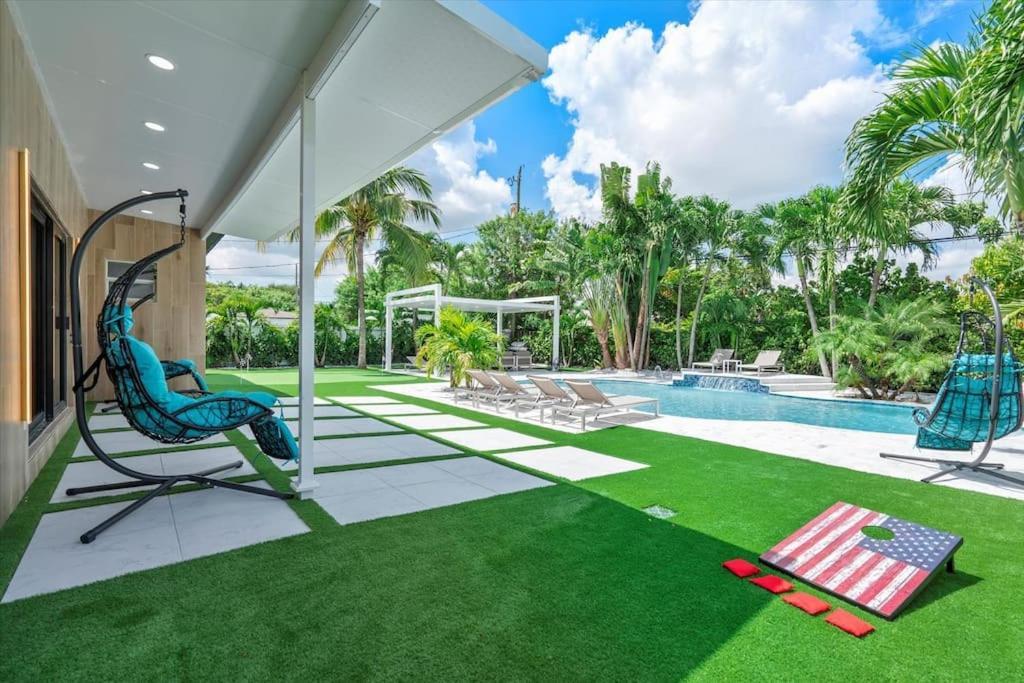 Holiday home Villalee-jungle Palm Island White Marble Pool Area