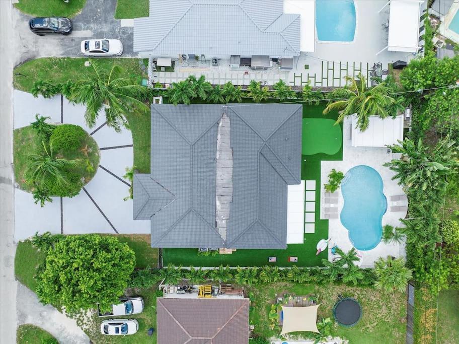 Villalee-jungle Palm Island White Marble Pool Area Holiday home *